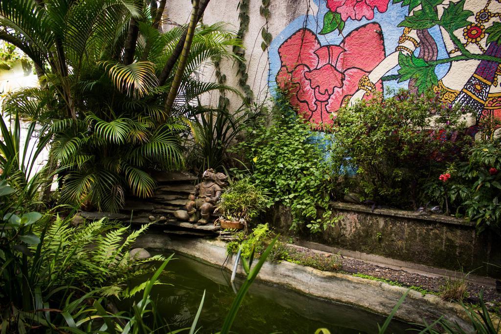 Buddha Hostel Medellin Exterior photo