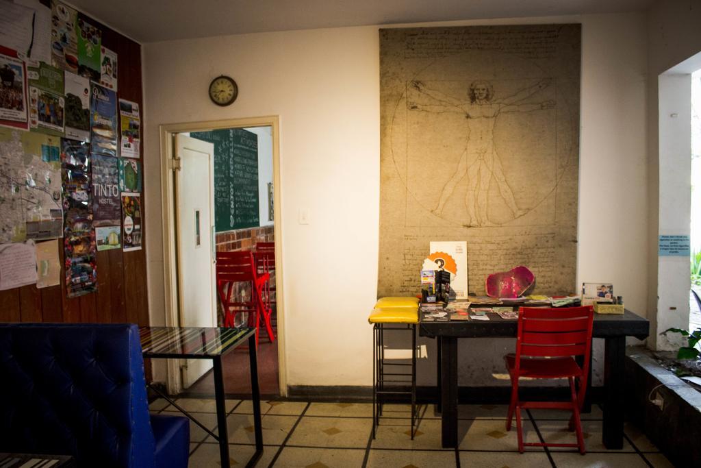 Buddha Hostel Medellin Exterior photo