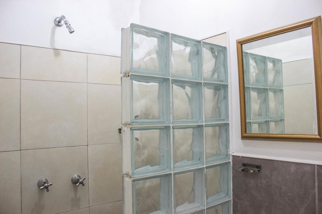 Buddha Hostel Medellin Room photo